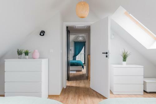 Nad Jeziorem By Downtown Apartments