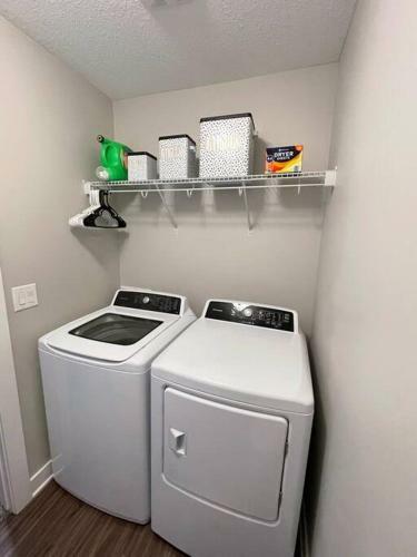 Elegant And Quiet 2 Story 2 Bd 2 And A Half Bathroom House