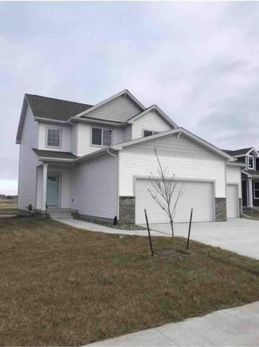 Elegant And Quiet 2 Story 2 Bd 2 And A Half Bathroom House