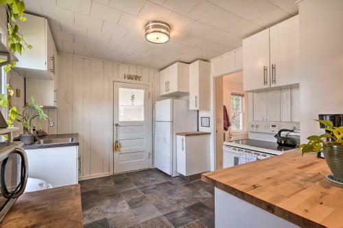 Convenient Dubuque Home Less Than 2 Mi To Downtown!