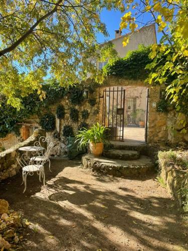 Villa Secret House