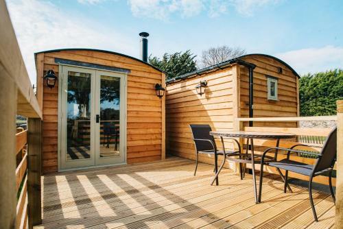 Boutique Twin Shepherds Hut Tranquil Nr Llandudno