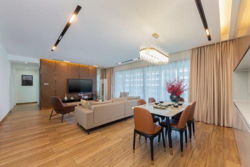 Locals Apartment House 16