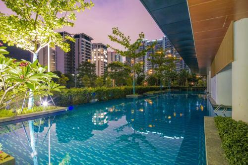 Locals Apartment Place 80