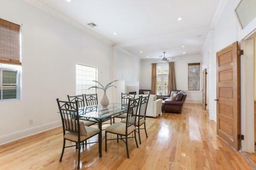 Apartamento Spacious 3br Condo W Pool Steps To St Charles Ave