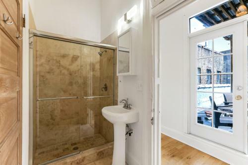 Apartamento Spacious 3br Condo W Pool Steps To St Charles Ave