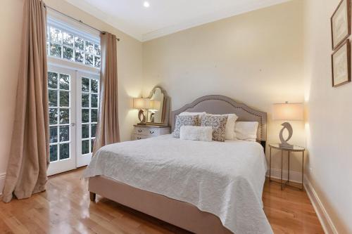 Apartamento Spacious 3br Condo W Pool Steps To St Charles Ave