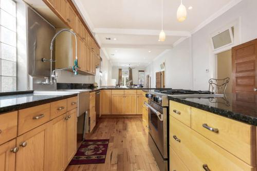 Apartamento Spacious 3br Condo W Pool Steps To St Charles Ave