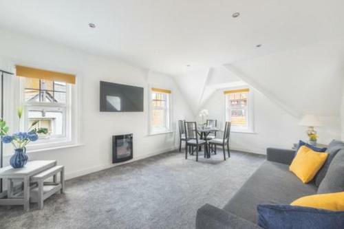 Driftwood Luxury Frontline Apartment