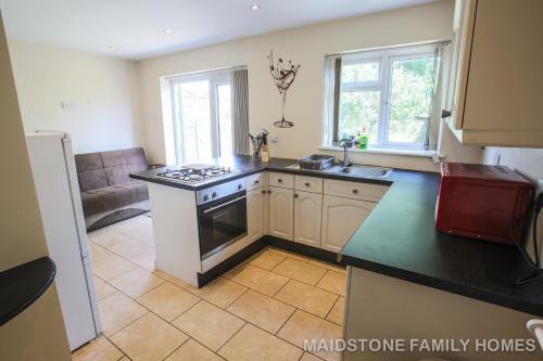 Luxury Homes 7 Beds In Maidstone