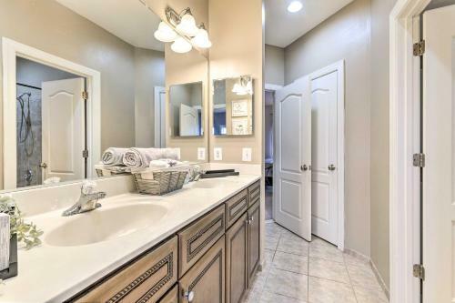 Luxe Accokeek Home With Theater And Game Room!