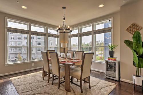 Eclectic Annapolis Townhome With Rooftop Deck!