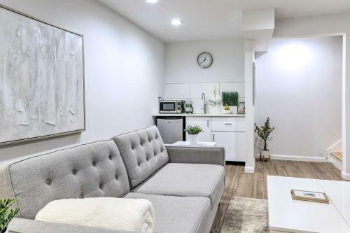 Updated Landover Apartment - Wfh Friendly!