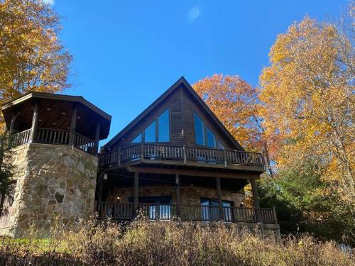 Bella Vista! Amazing Lake Views, Hot Tub, Peleton!