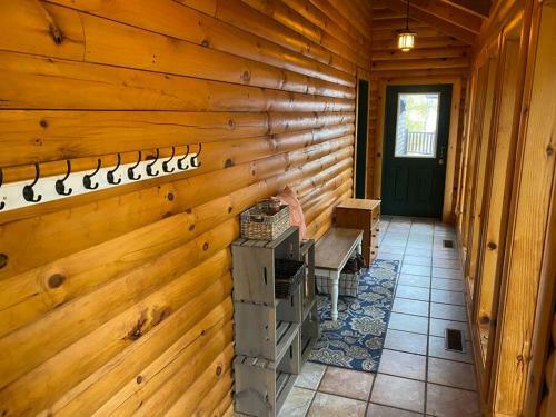 Bella Vista! Amazing Lake Views, Hot Tub, Peleton!