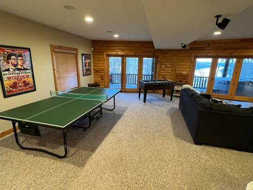 Bella Vista! Amazing Lake Views, Hot Tub, Peleton!