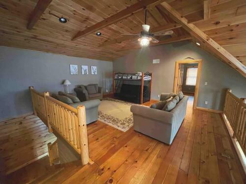 Logged Out! Wood Cabin-hot Tub-fire Pit-ev Charger