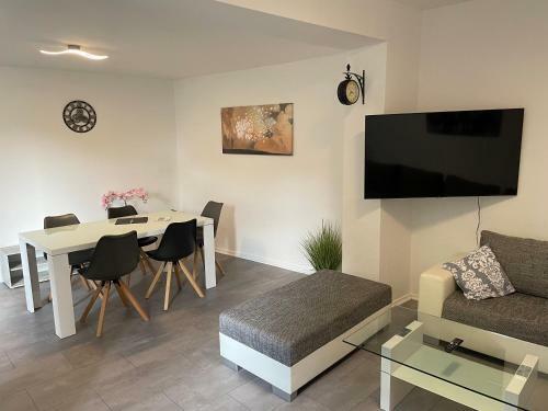 Apartamento Gro�e Moderne Ferienwohnung, Ruhige Innenstadtlage