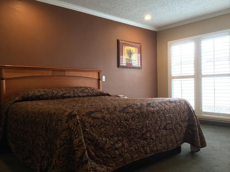Bevonshire Lodge Motel