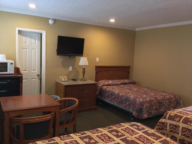 Bevonshire Lodge Motel