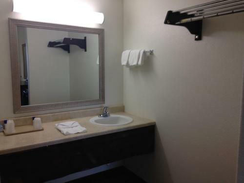 Motel America Inn & Suites
