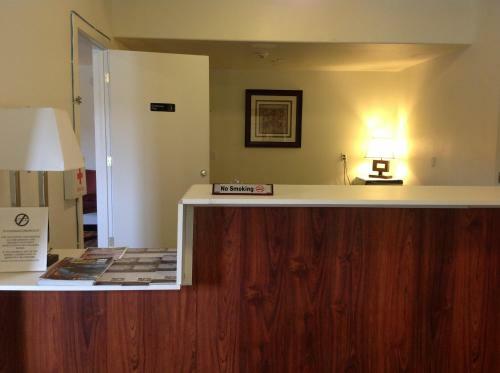 Motel America Inn & Suites
