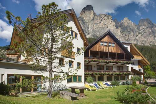 Aparthotel Residence Chalet Pinis