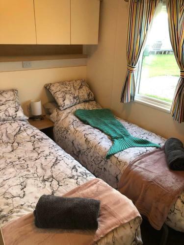 Flosh Caravan, Manor House Park