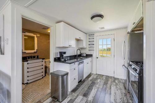 Beachside Bungalow - B