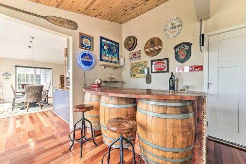 Bountiful Home With Fire Pit - Walk To Lake!