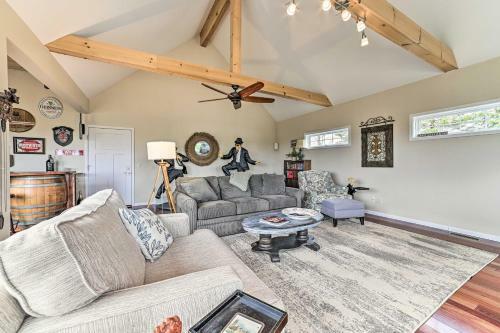 Bountiful Home With Fire Pit - Walk To Lake!