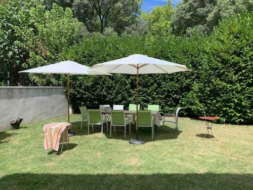 Villa Independiente Con Jard�n, Centro De Pamplona