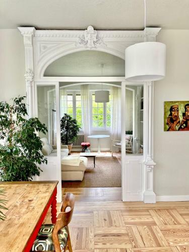 Villa Independiente Con Jard�n, Centro De Pamplona