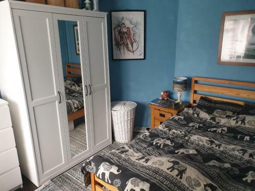 Quiet Double Bedroom In Lovely Dartmoor Village