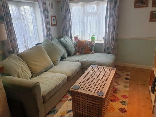 Quiet Double Bedroom In Lovely Dartmoor Village