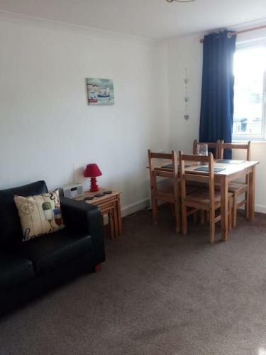 Apartment With Heated Pool & Close To Beach