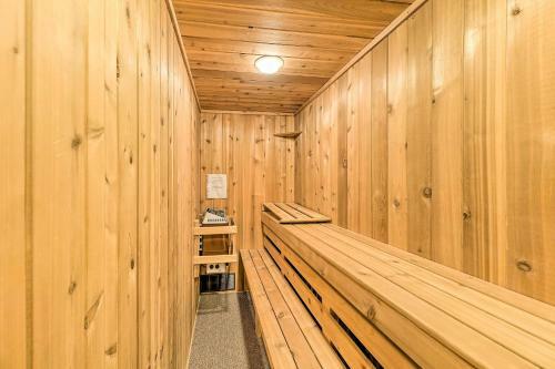 Spacious Montague Home - Walk To Breweries!