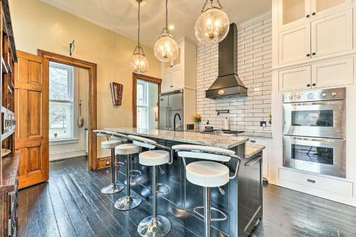 Spacious Montague Home - Walk To Breweries!