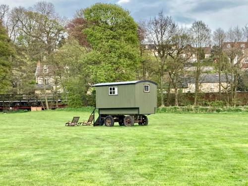 Shepherds Hut @ Tin And Canvas Glamping Pickering