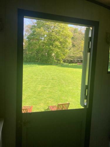 Shepherds Hut @ Tin And Canvas Glamping Pickering