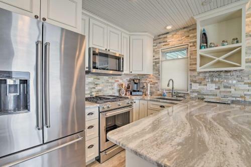 Little Floyd Lake Cabin With Private Beach!