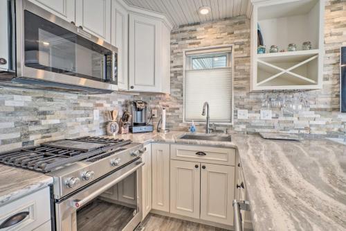 Little Floyd Lake Cabin With Private Beach!