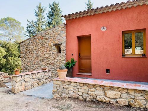 Maison Proven�ale Entre Vignes Et Oliviers