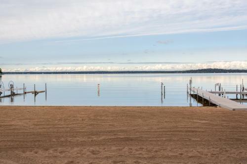 Apartamento Bay Colony Unit 763- Lower