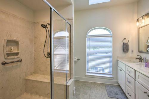 Sleek Waveland Abode With Patio, Walk To Beach!