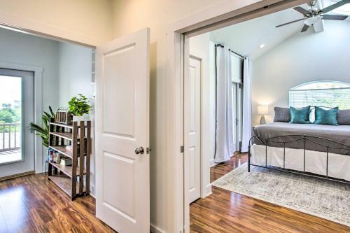Sleek Waveland Abode With Patio, Walk To Beach!