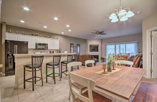 Apartamento Spacious Lakefront Condo With Community Pools!