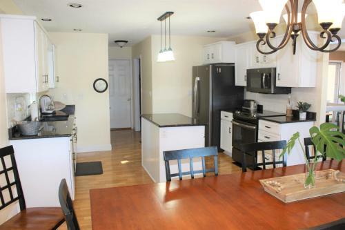 The Anchor House - Beautiful And Spacious Vacation Retreat