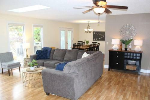 The Anchor House - Beautiful And Spacious Vacation Retreat
