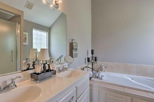 Family-friendly Osage Beach Home Near Marina!
